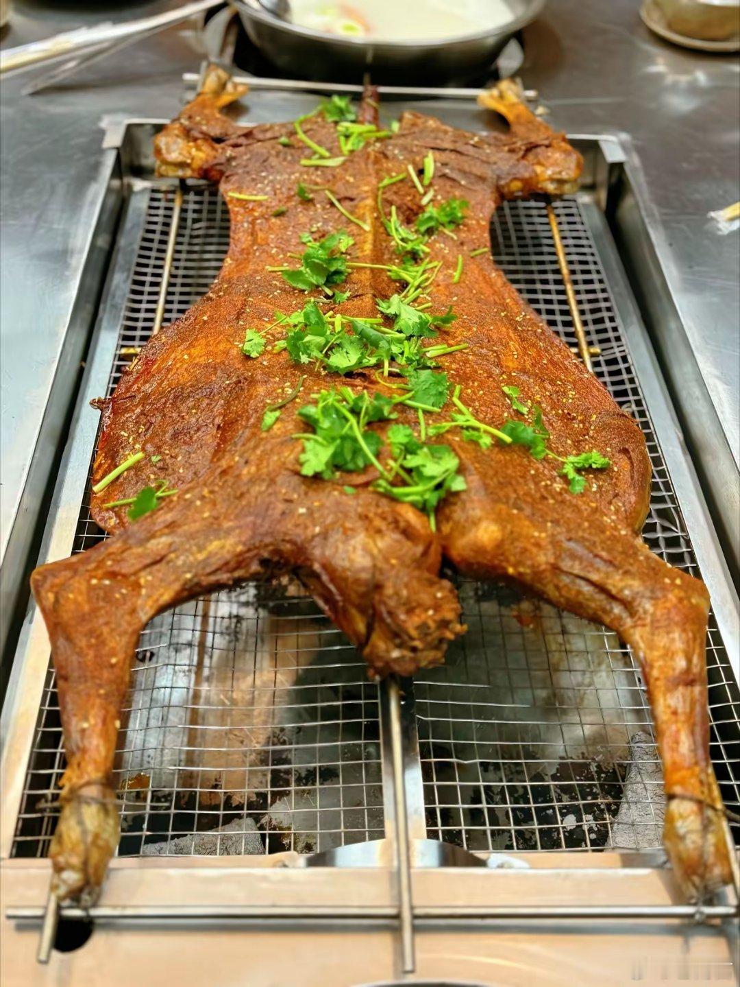 36斤活羊烤后仅6.9斤不妨认真查查商家不诚恳道歉、解释清楚，反而编出这么奇葩的