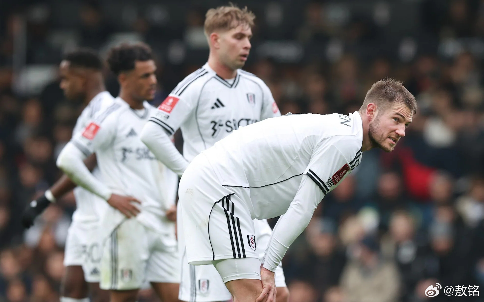 富勒姆0比1南安普顿 富勒姆主帅席尔瓦首发更换了9名球员，真正的主力也就楚克乌泽