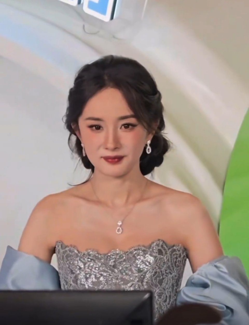 杨幂今晚线下活动生图 