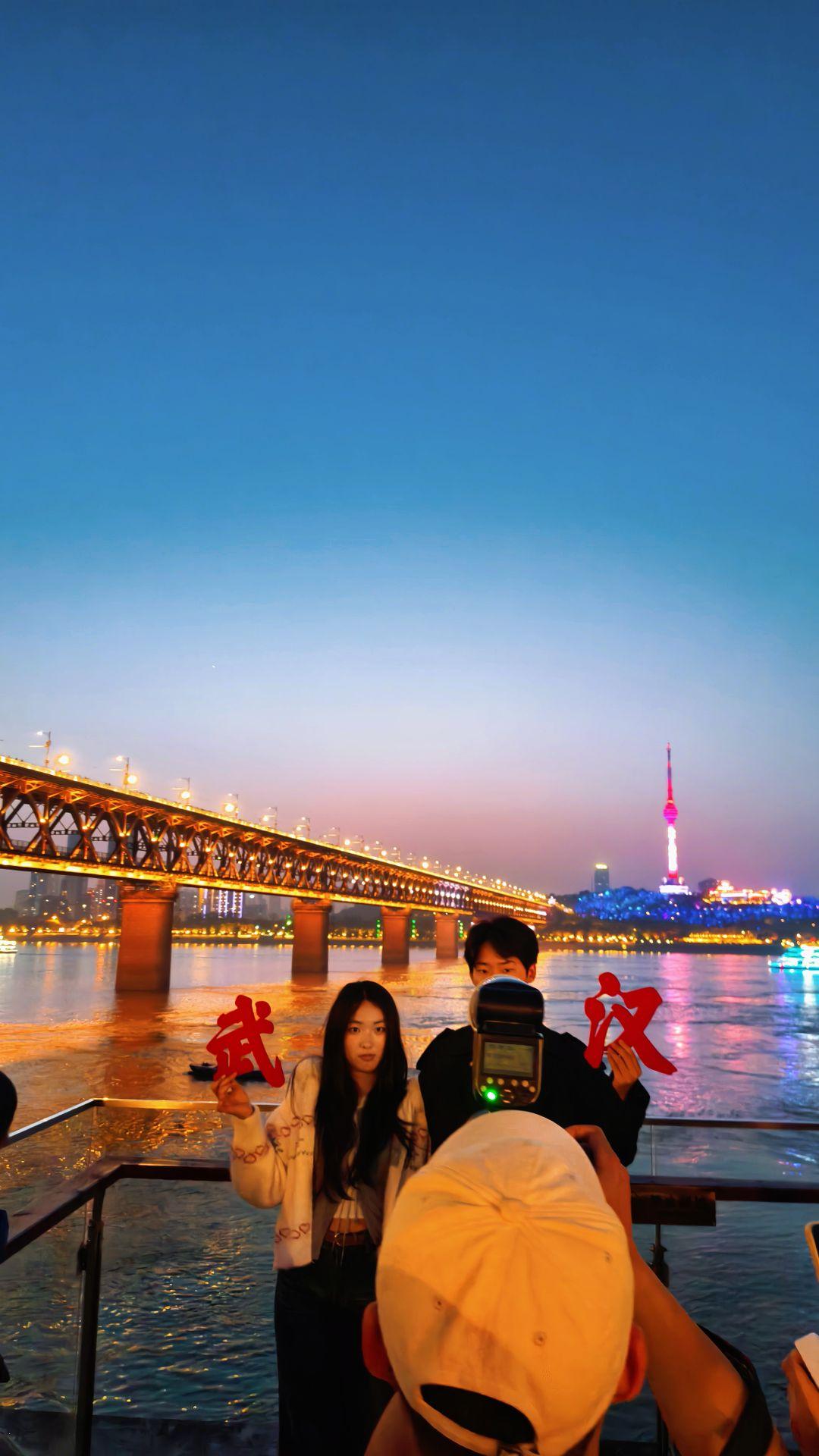 你什么时候来武汉， 武汉要两个人来才有意义😊