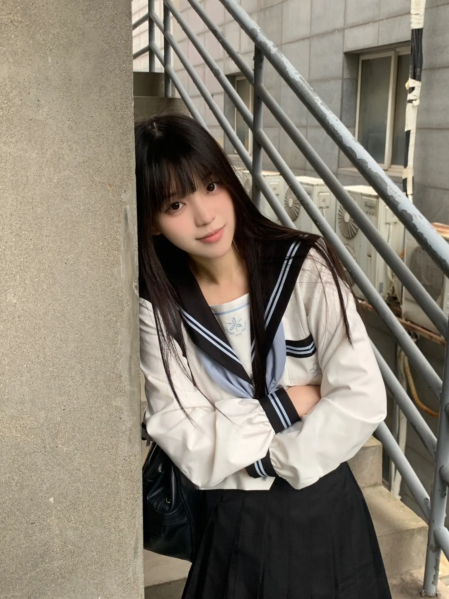 我盯着你看的每一瞬间 都想和你有以后