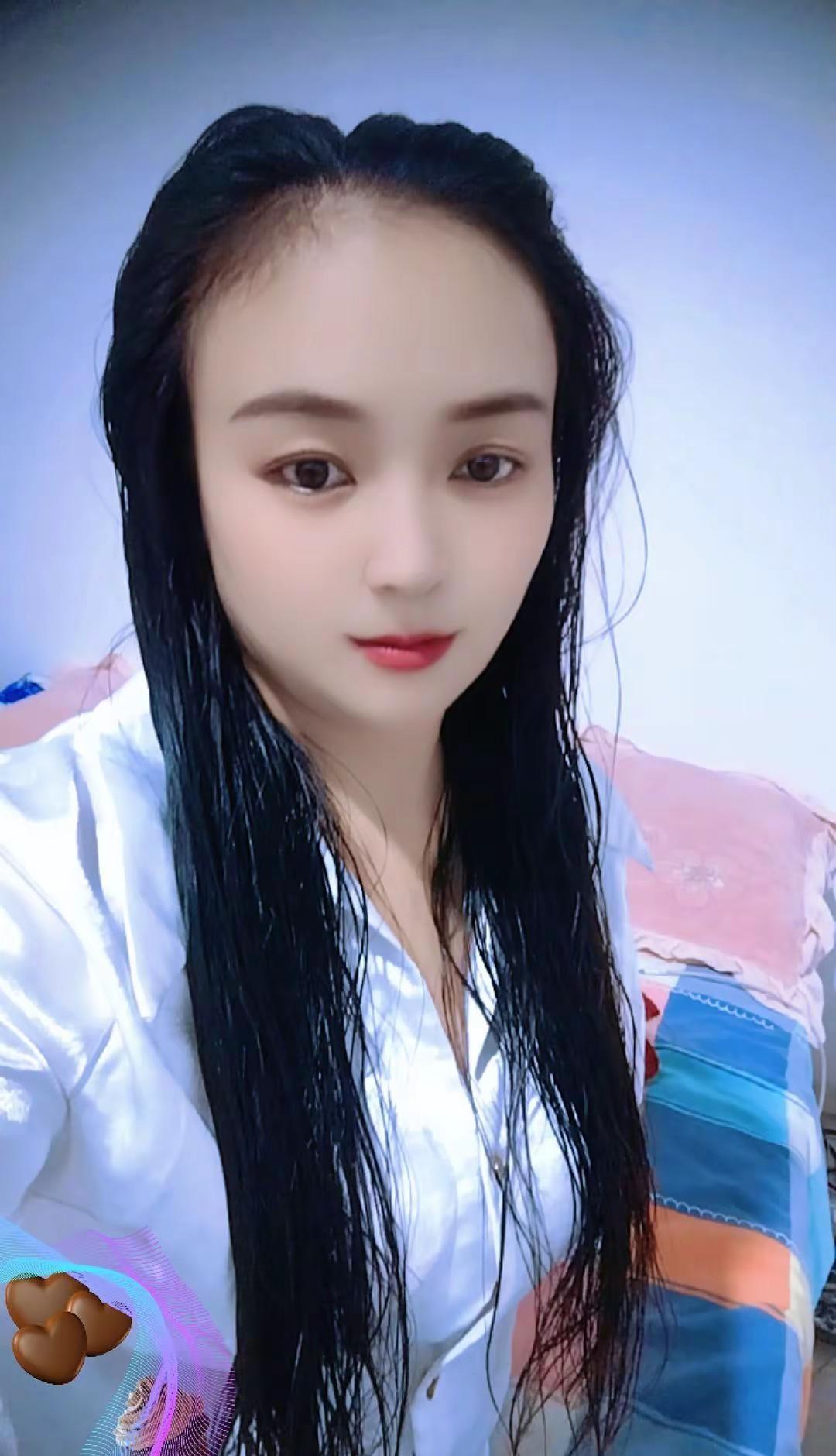 无论什么事都得自己亲力亲为，不是天生坚强， 而是生活逼着我，必须独自扛下所有，
