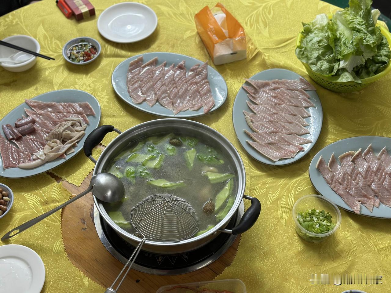 没有什么是一顿美食不能解决的！有的话就两顿[捂脸][大笑][呲牙]