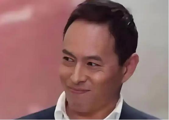 澳大利亚知名反华教授李约翰，在节目当中大谈自己的反华思想，但就在这时主持人，突然