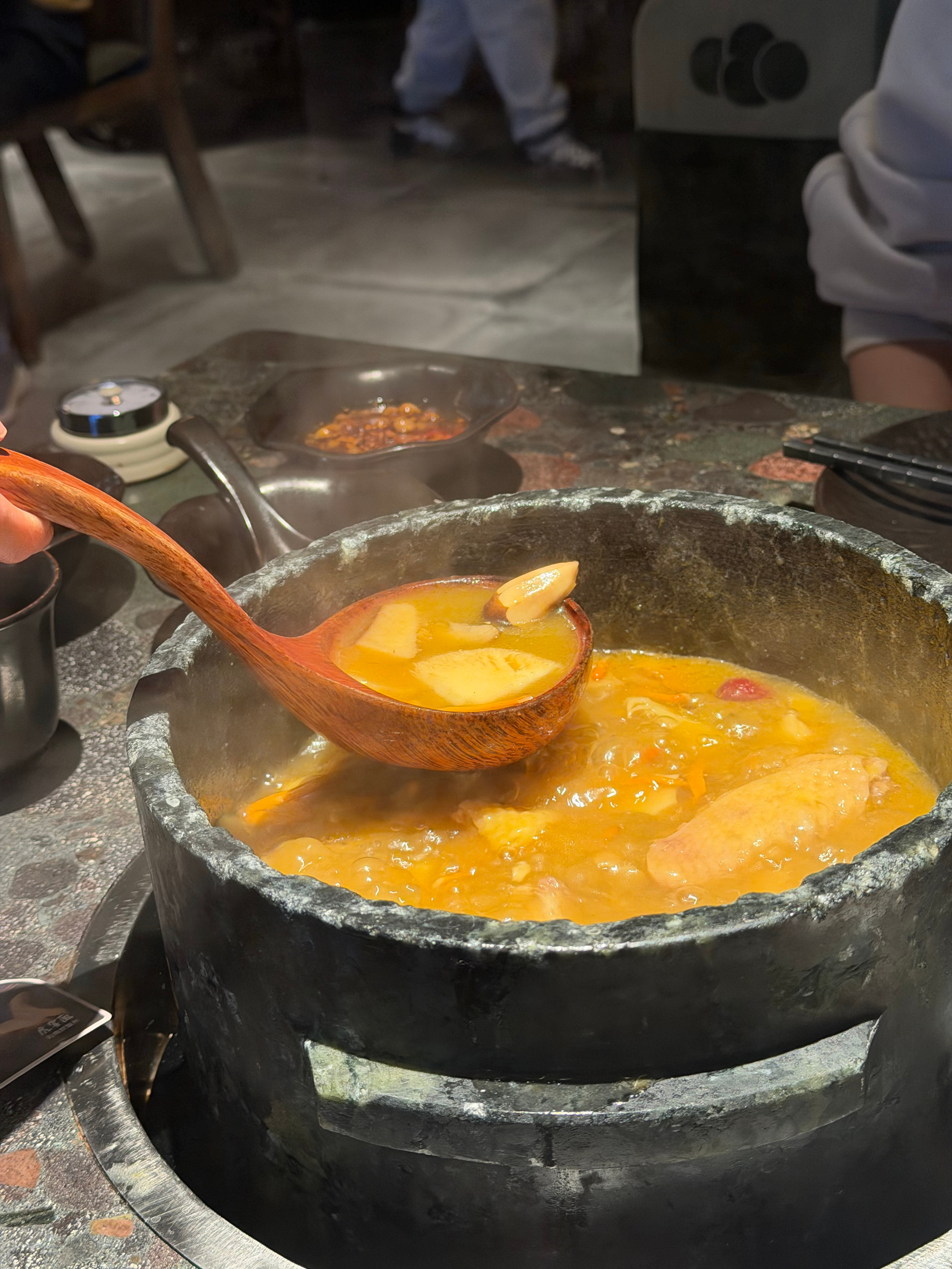 上岁数了出门就爱喝点汤 北京·芸山季·云南野生菌火锅(长楹天街店)