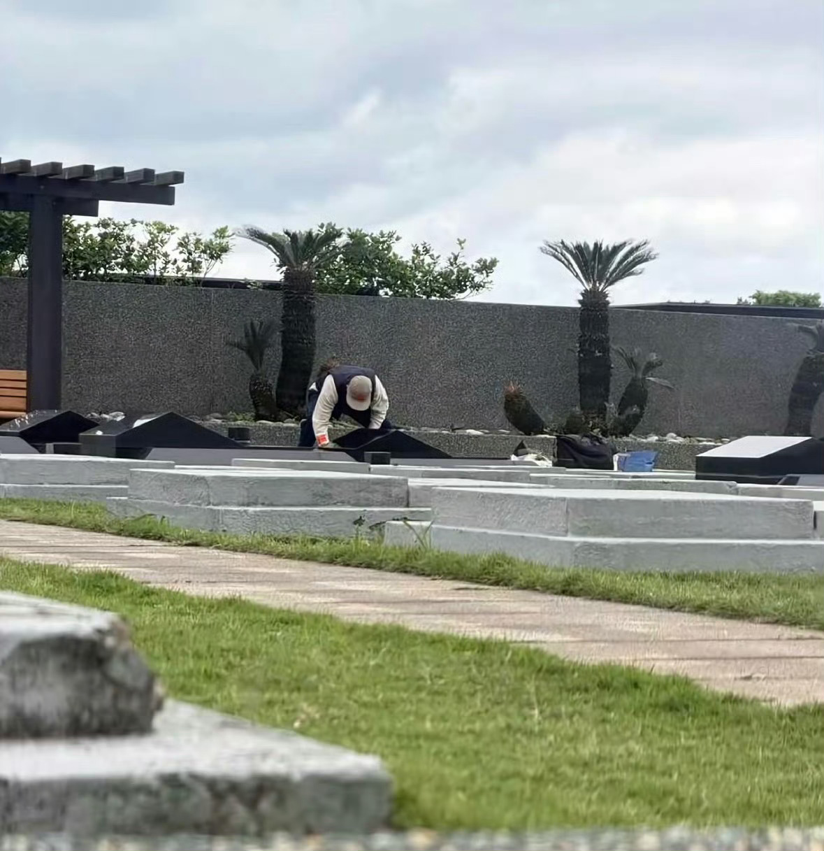 深情具俊晔上线！具俊晔新年赴墓地陪伴大S