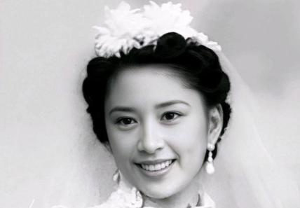 1966年，27岁的胡友松发现生理期没正常来，便问丈夫李宗仁怎么办。谁料，李宗仁