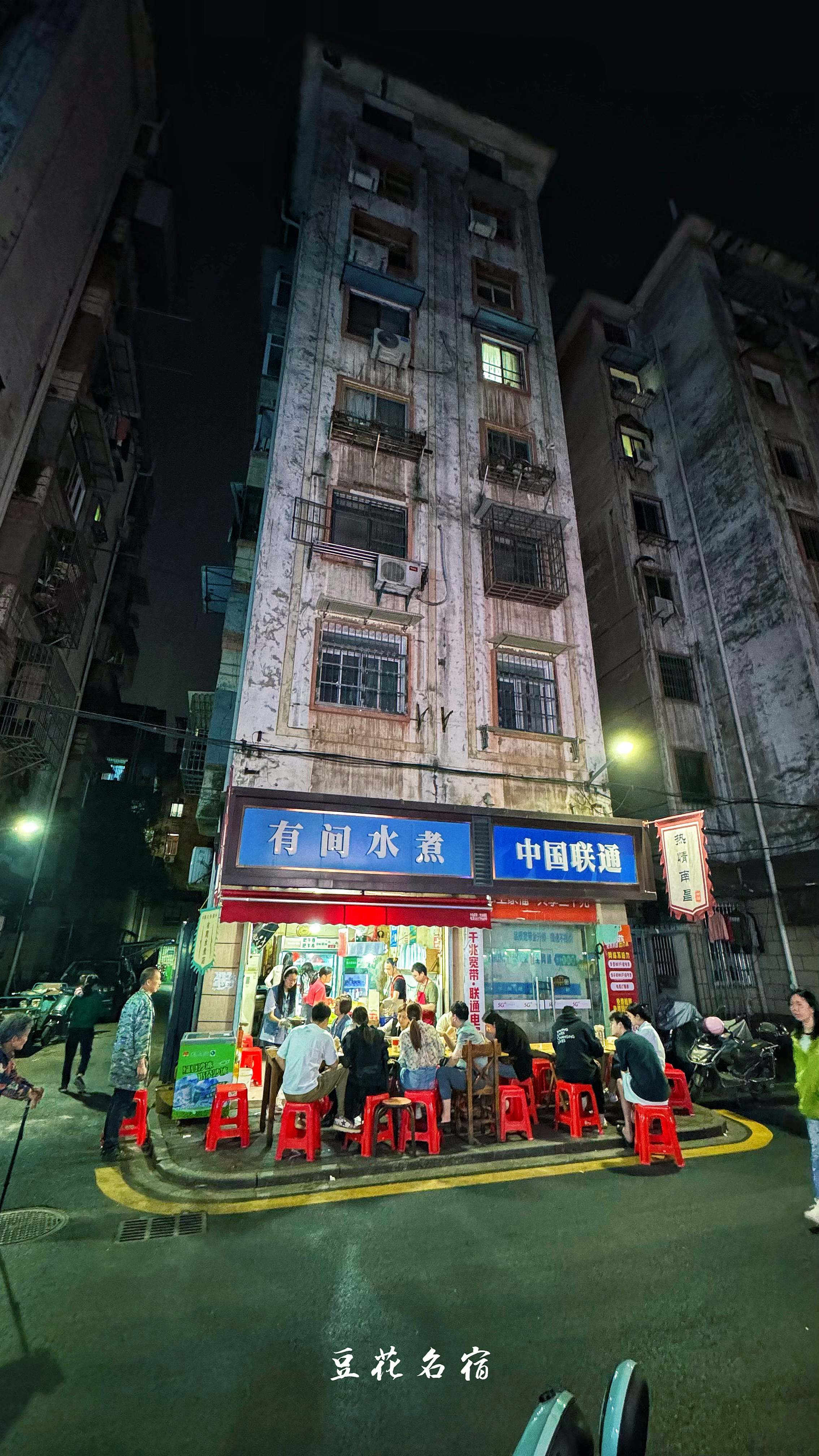 南昌有繁华的新区，也有市井气息浓郁的旧城，无论哪一片，都有它大气磅礴的一面，也有