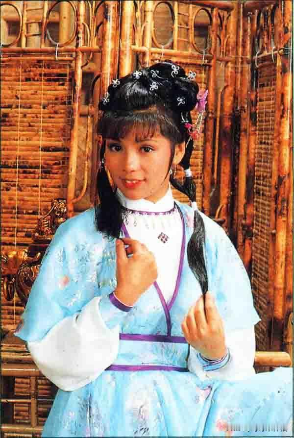 🎆永远的翁美玲」俏黄蓉无人替代
她把黄蓉演活了。
不是演，
是她就是那个从书里