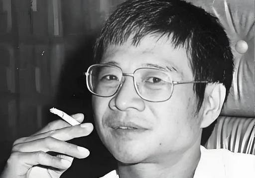 1957 年，倪聪在内蒙古当公安，因养狗咬了领导、拆木桥烤火被判重刑。走投无路之