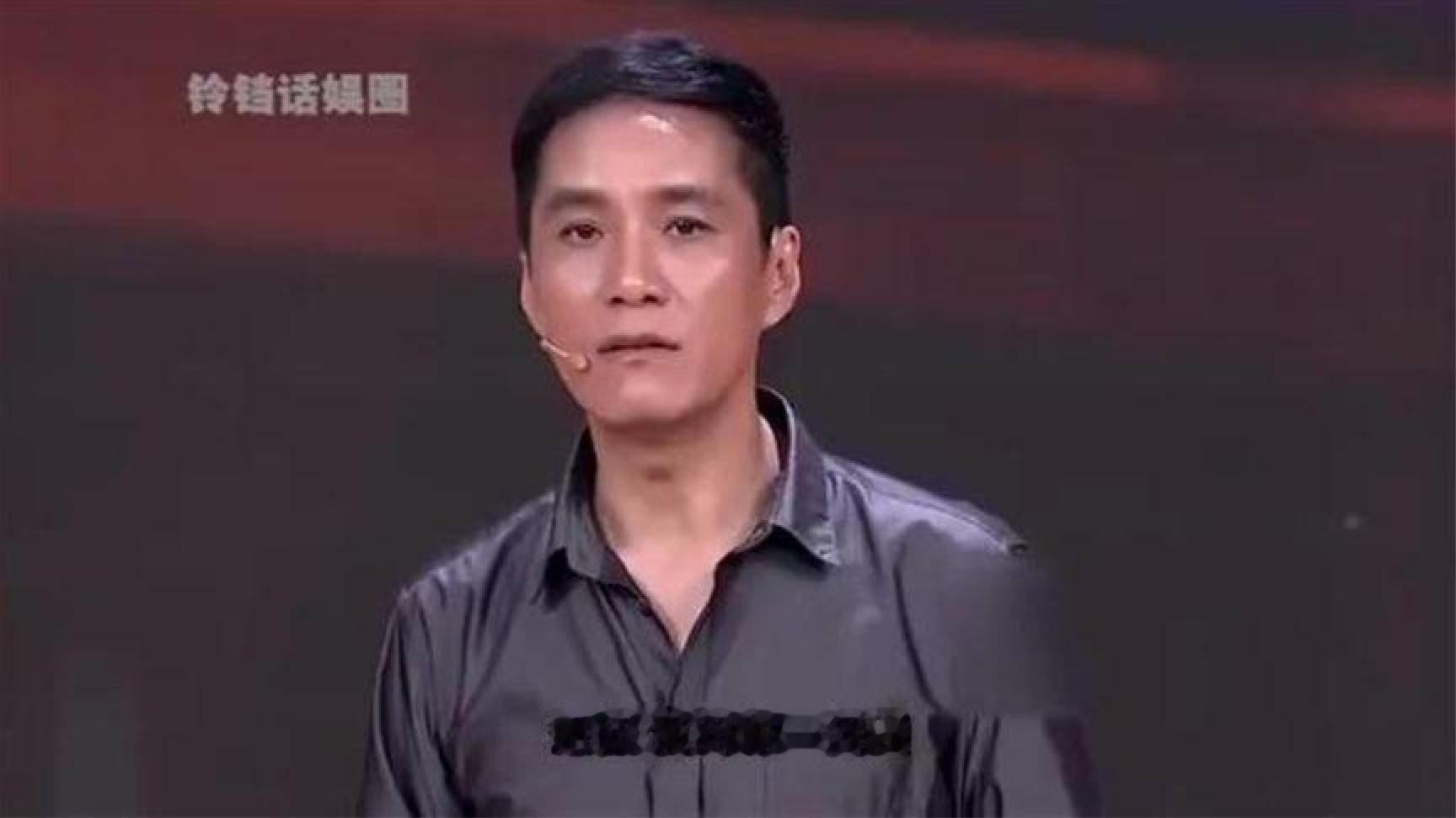 殷桃和冯远征搭戏一直躲，导演生气问其原因，殷桃：我是真害怕