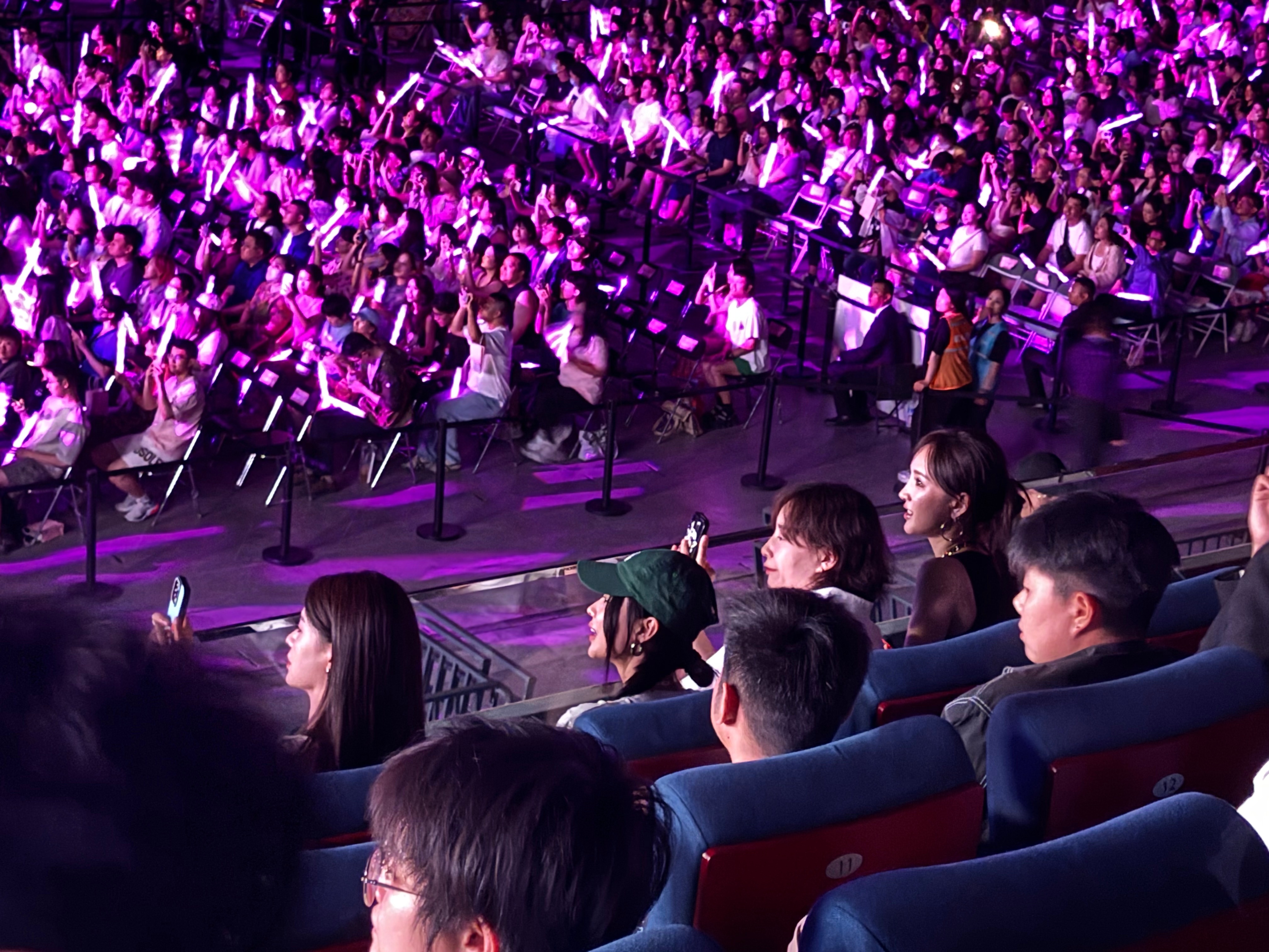 #郁可唯演唱会梦回浪姐#  我宣布这次郁可唯北京演唱会简直是我这段黑暗时光中的那