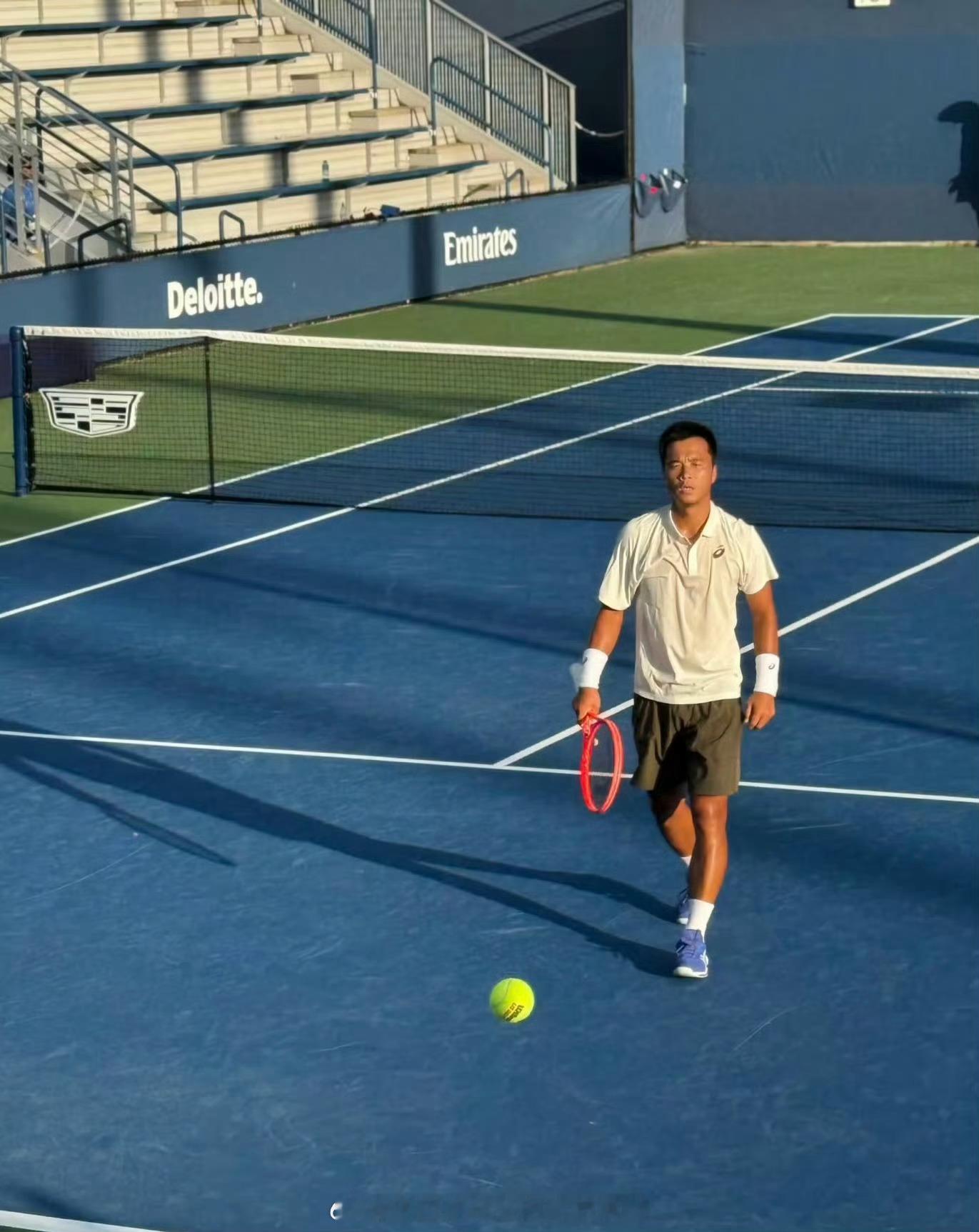 📢孙发京晋级美网资格赛次轮📍【2025美网】男单资格赛🎾孙发京以 3-6/