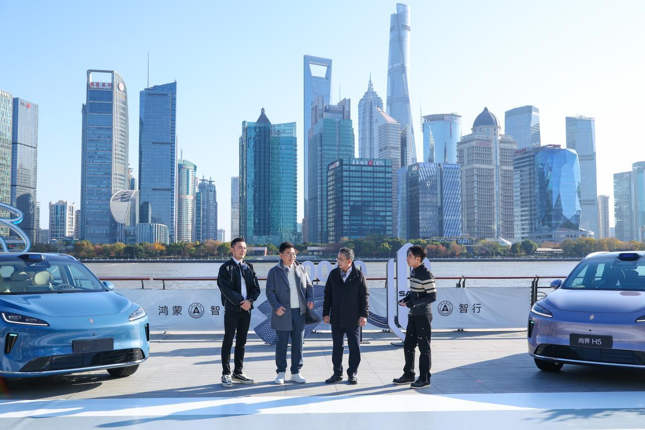 鸿蒙智行的渠道有什么吸引力？让经销商用脚投票
鸿蒙智行11月交付81864辆、累