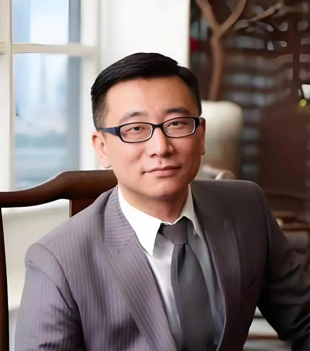相由心生：从精英才俊到阶下囚，许垚的面相剧变照见人心善恶
 
“相由心生”不是虚
