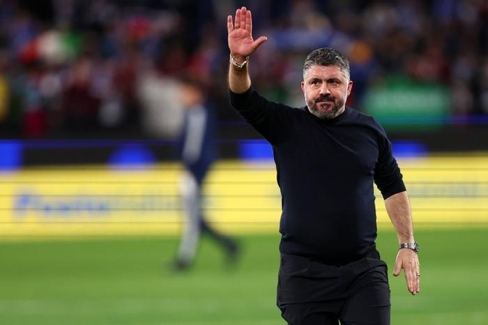 真的太让人唏嘘了。
 
曾经的四星意大利，如今彻底陷入低谷，主帅加图索正式离任，