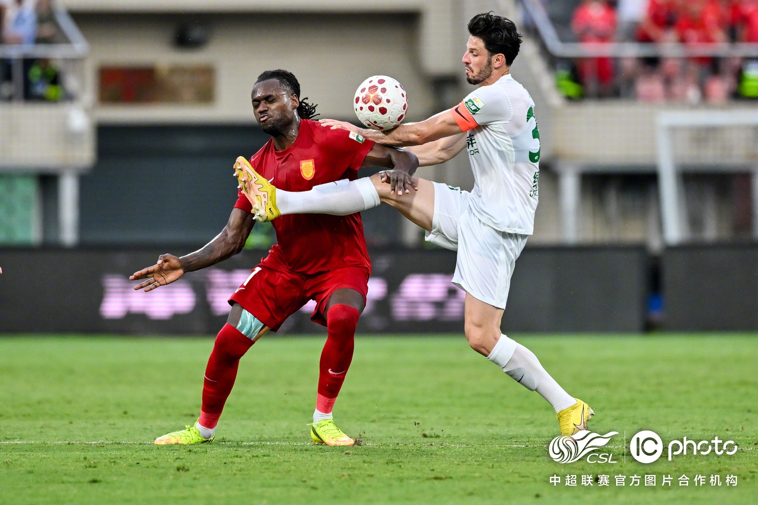 ⚽️ 中超战报：重庆铜梁龙 1-1 浙江俱乐部绿城今晚，2026怡宝中超联赛第1