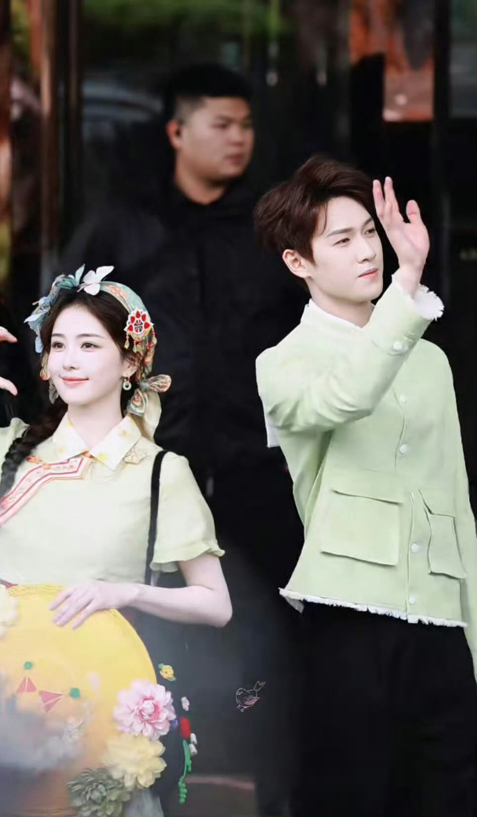 李昀锐和白鹿都穿了绿色系的衣服白鹿李昀锐穿了同色系衣服李昀锐孟子义又没在一队 白