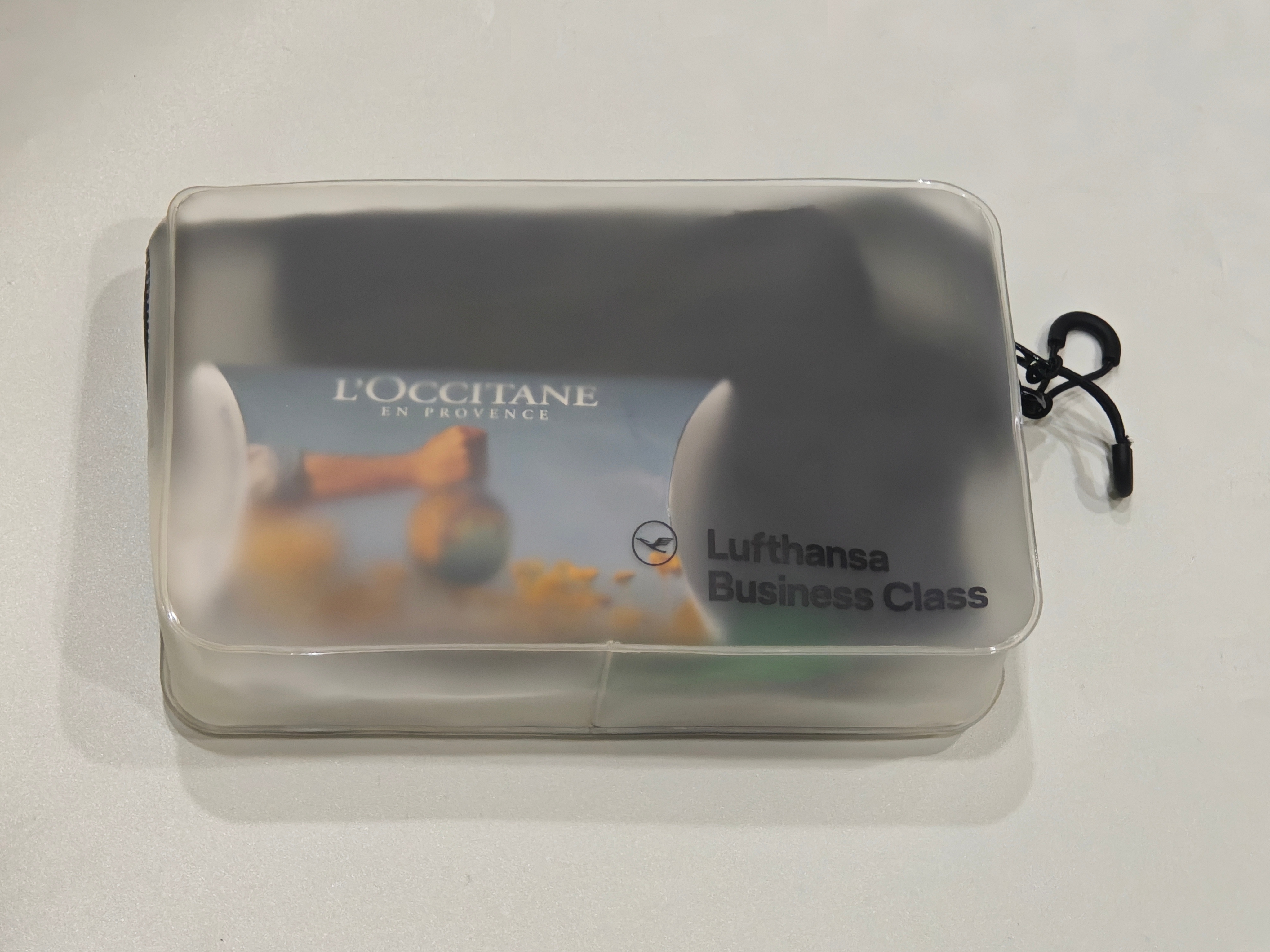 30天模型连送挑战 第230期今天【抽奖】送出的是：保时捷×汉莎航空 洗漱包评论