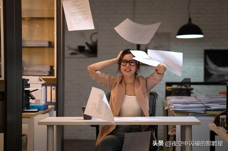 人所有痛苦和烦恼的根源是什么?
人所有痛苦和烦恼的根源，大多是想太多、求不得、放