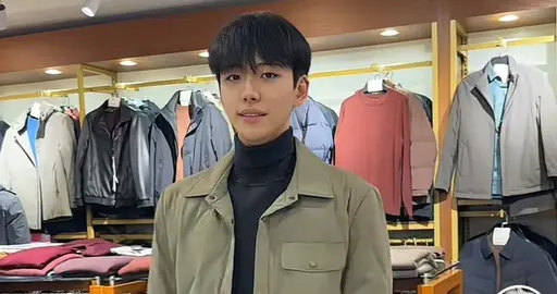 20岁大学生寒假为妈妈店铺当中老年服装模特，撞脸明星20天涨粉31万，当事人：受到关注很意外，学的就