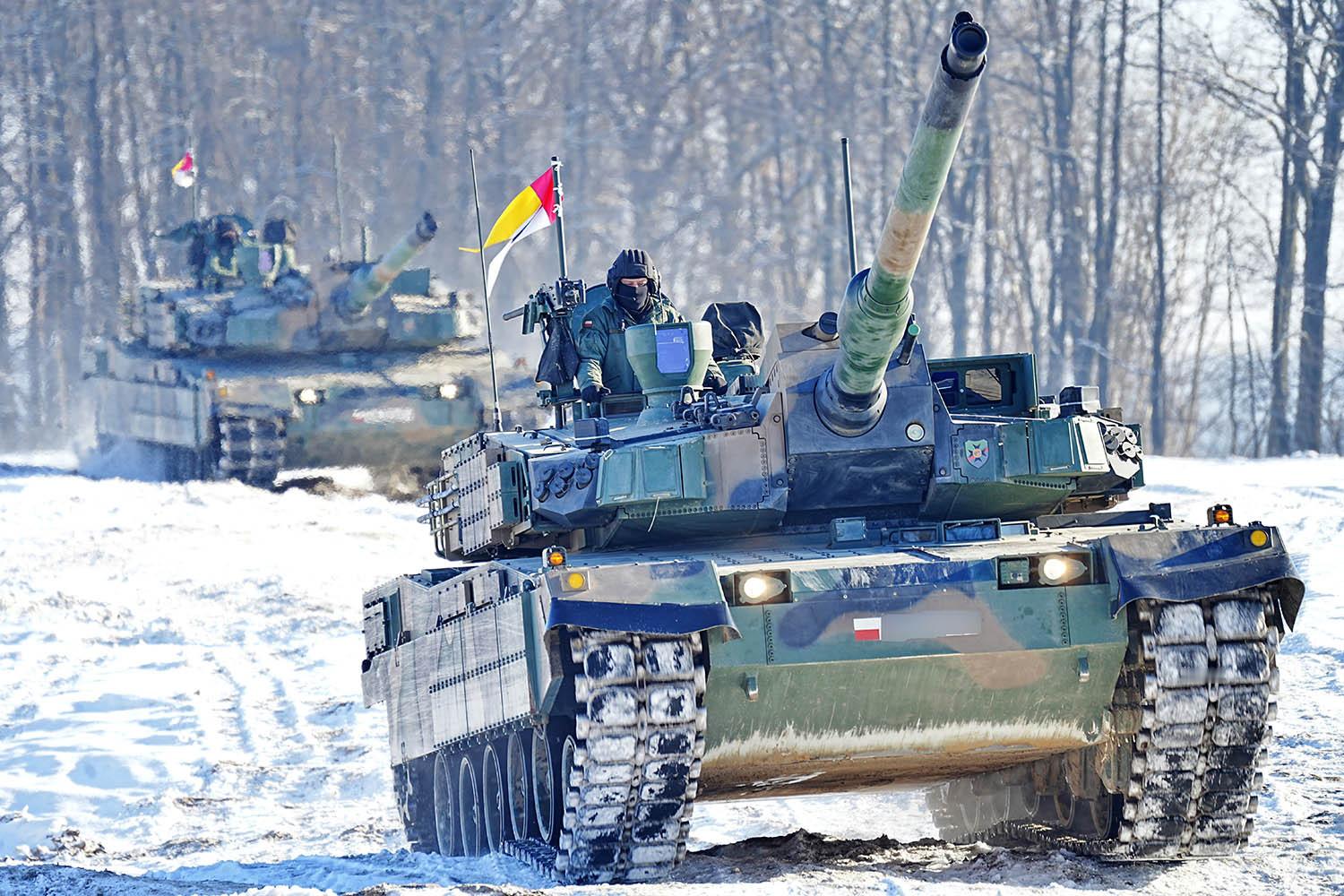 波兰陆军正在加紧训练韩制K2PL主战坦克部队。波兰从韩国Hyundai Rote