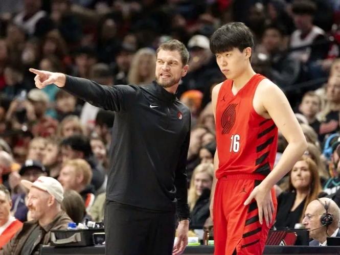 杨瀚森nba总得分超越河村勇辉，知道就行

在今天结束的开拓者比赛中，杨瀚森拿下