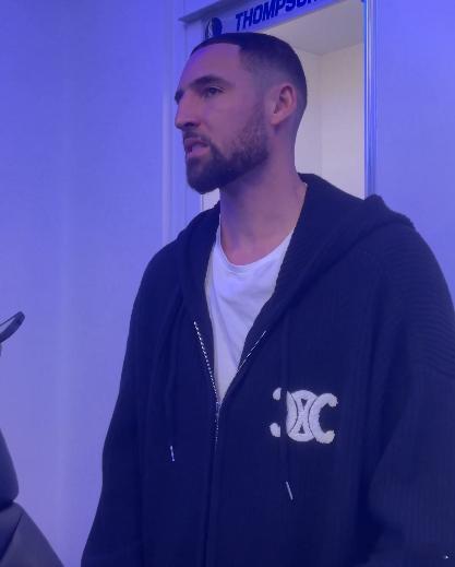 今日独行侠96-102不敌灰熊。赛后，莫兰特与克莱发生口角，莫兰特直呼克莱现在就