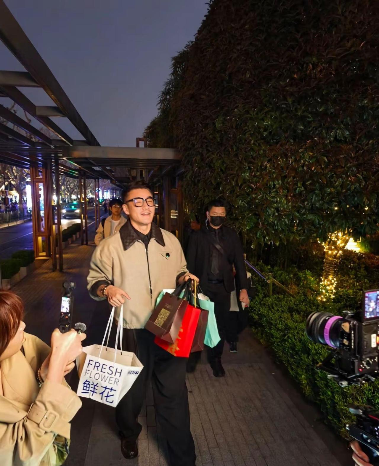 胡兵城市夜景 时尚街拍 街头随拍 明星日常杭州