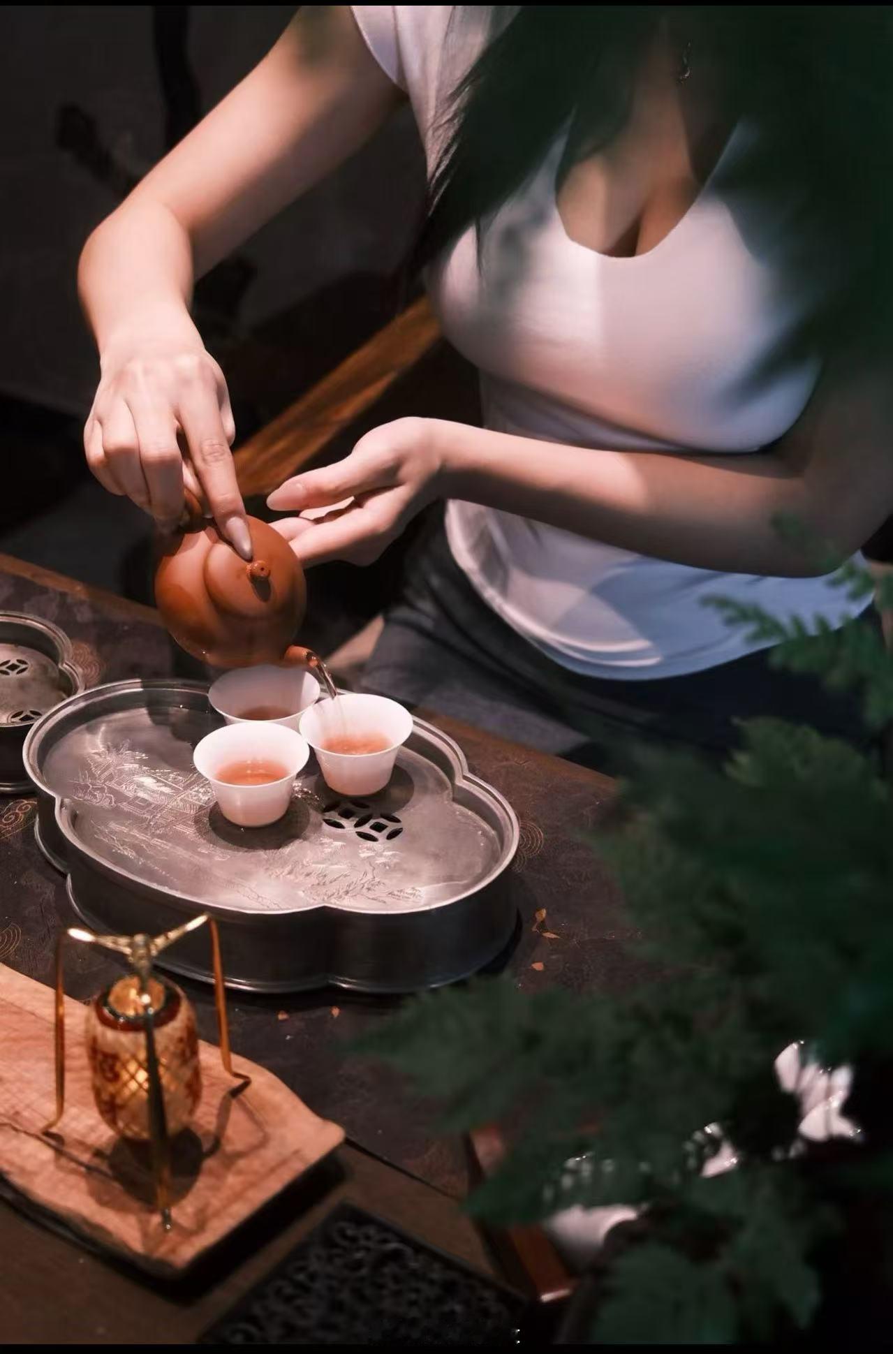 2025年即将结束，请您为本博主25年的内容打分A：优质高级B：建议保持C：明年