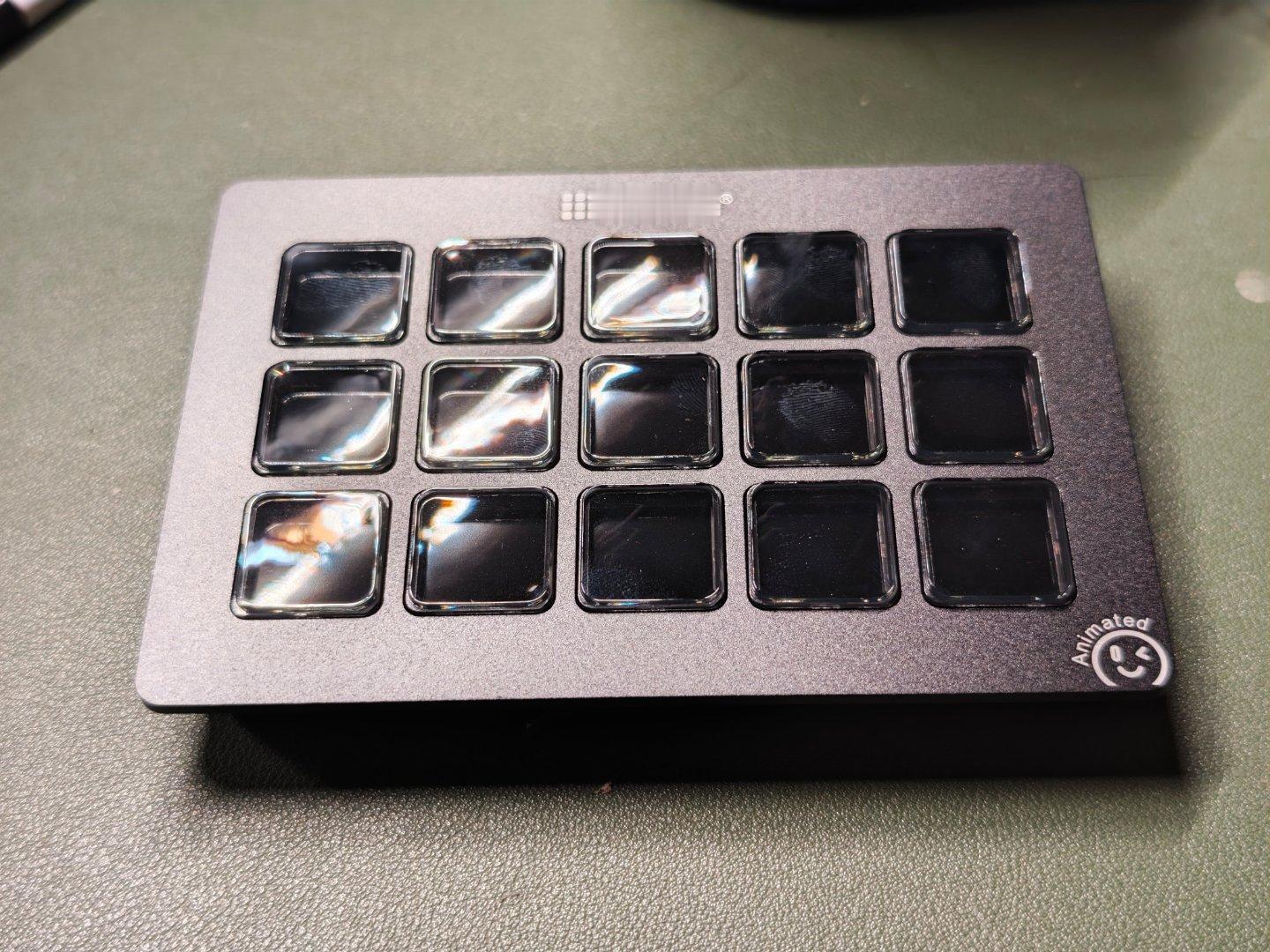 买了一个这个东西啊，吃个螃蟹。 