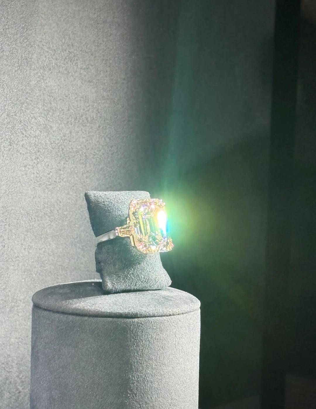 上海看展｜这辈子头一次见这么闪的火彩
「稀世臻宝」海瑞温斯顿品牌展💎
在亲眼见