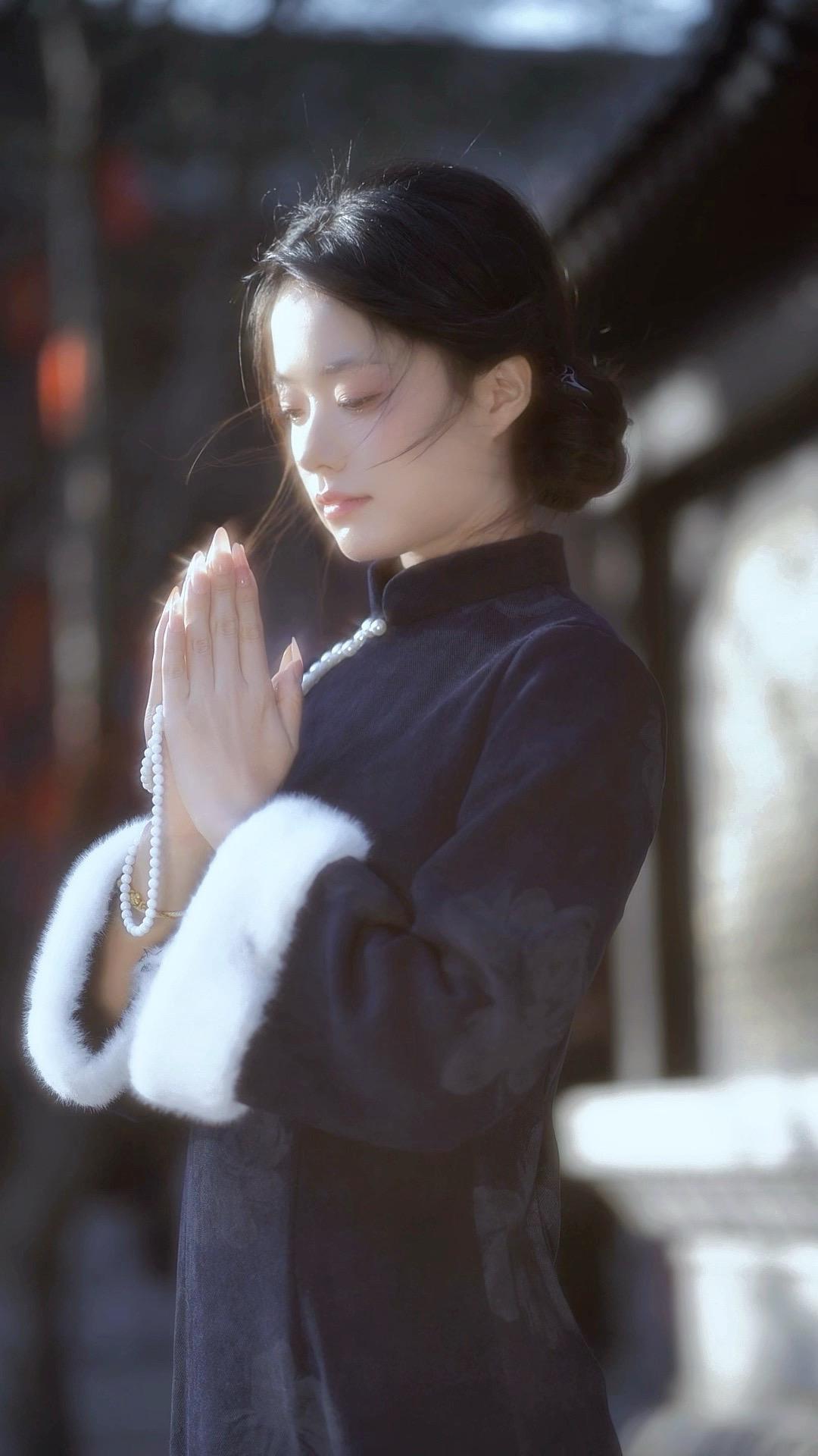 我点高香敬神明