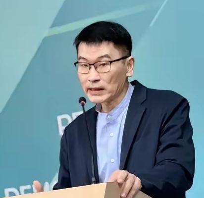 这回赖清德的“新潮流系”大将陆委会副主委兼发言人梁文杰尴尬了，一时间百口莫辩。