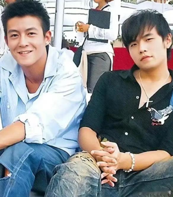管乐和小婉生命中重要的三个时刻中午大家一起看小婉管乐～💚💜 ​​​