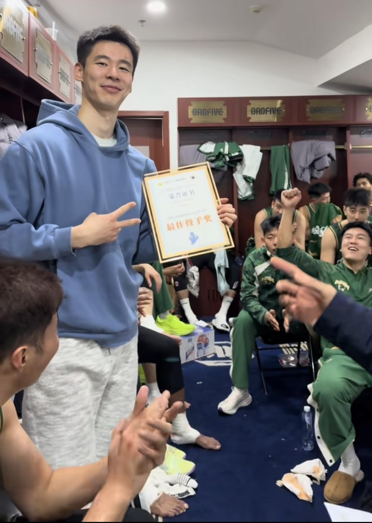 说实话，看了同曦男篮的精神激励法，和物质刺激法。尤其是奖金按抢得篮板数的多少，得