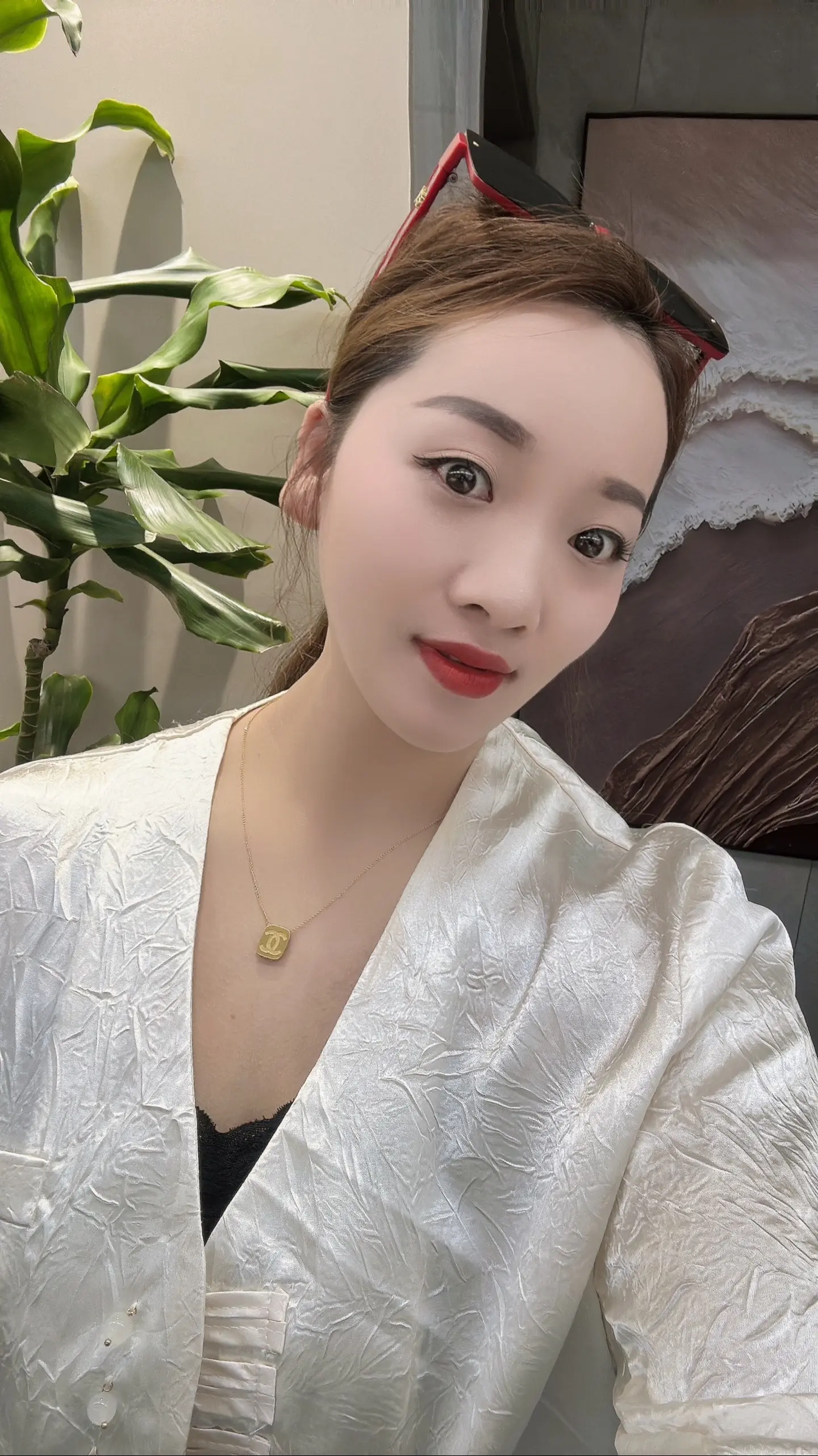 喜欢泰戈尔一句话：有一个早晨 我扔掉了所有的昨天 从此我的脚步就轻盈了。
