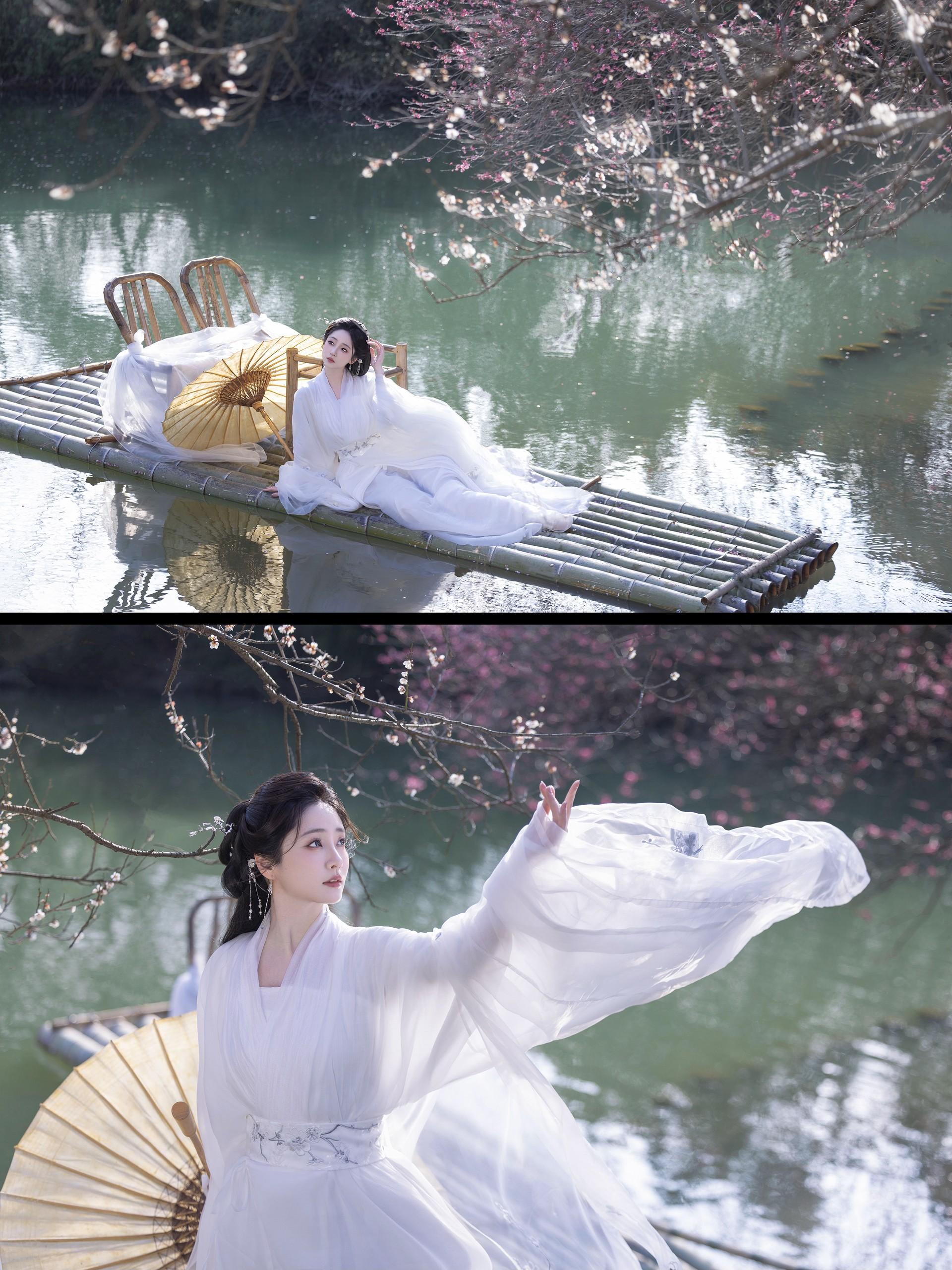 ‘ 闲来听花落 ’。