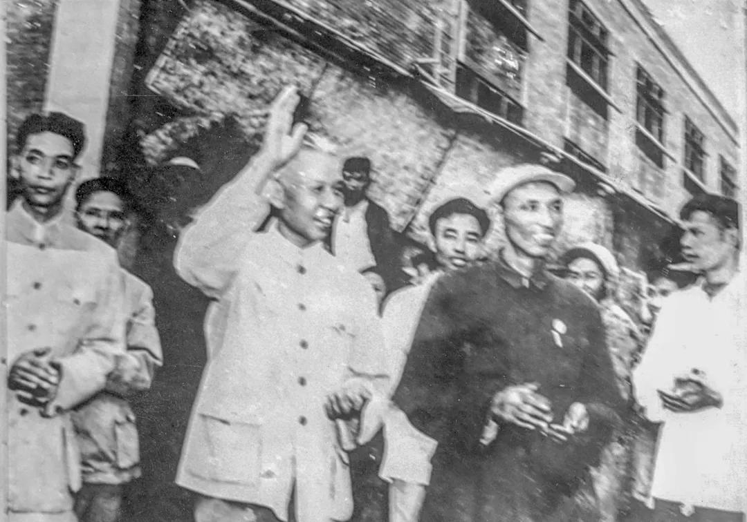 1958年7月，中共中央副主席、全国人大常委会委员长刘少奇同志来山东视察。7月1