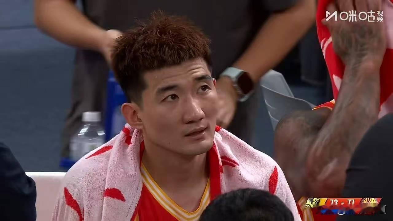 有点意思，休赛期大肆购买球员补强阵容的山西，竟然被拆队的浙江广厦逆转，小编以为山