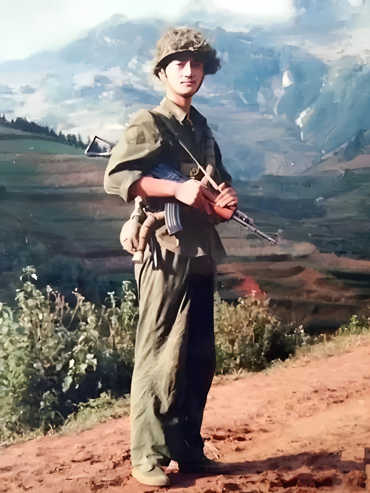 荣伟，安徽阜阳人，1965年10月出生，1982年12月入伍历任师侦察连战士、班