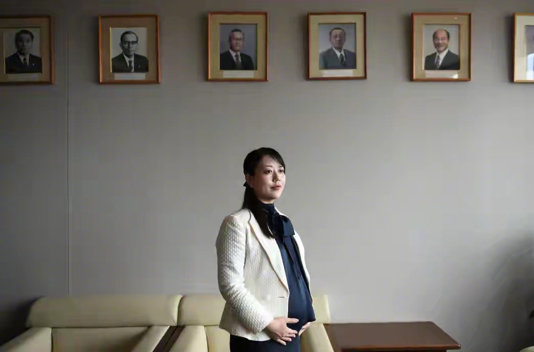 日本真应该拍一部电影《休产假的决心》，一名35岁的日本女市长因为休产假，却被日本