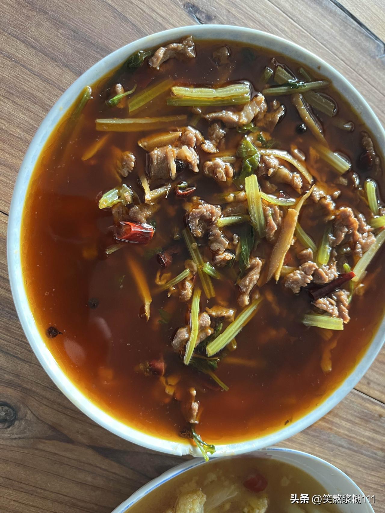 唉，终于把工地伙食堂团长下放了，我们工地基本就在今年4月底完工了，很多管理人员都