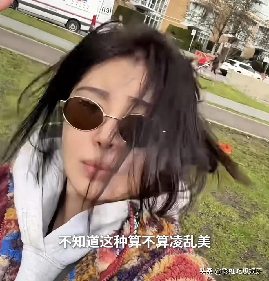 王祖贤最新视频状态很好，可能是因为开了美颜滤镜，59碎王祖贤年轻了30岁，真的很