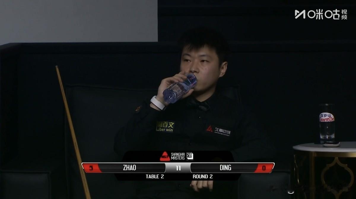 6：2，赵心童轻松战胜丁俊晖，强势晋级上海大师赛8强！
     北京时间今晚，