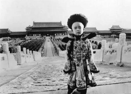 自从梁武帝萧衍发明了替僧之后，此后一千多年类似行为一直绵延不绝。
自然，作为我国