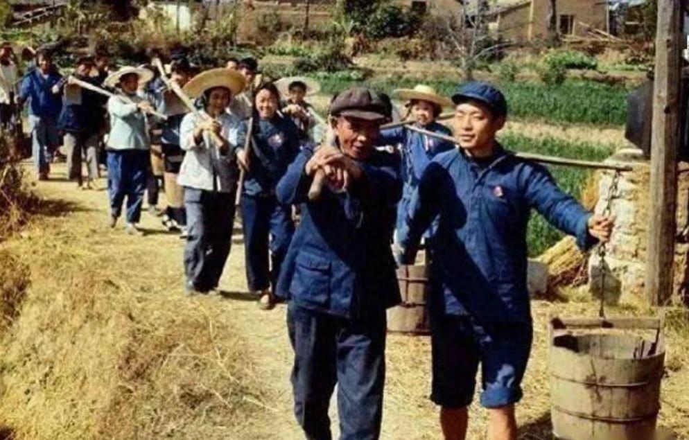 70年代生产队生活的点点滴滴，有苦有甜，经历过那些年的人如今都已步入晚年了！
1