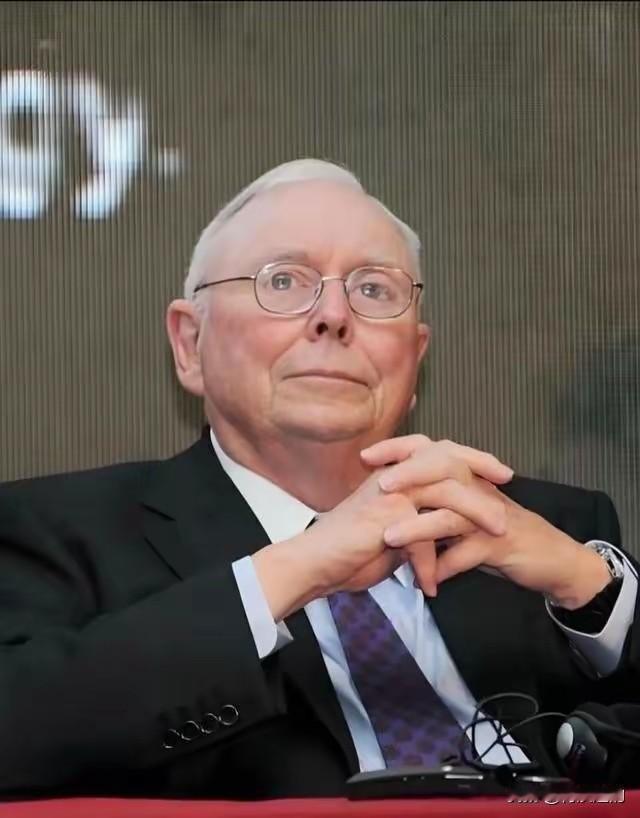 一位经济学家曾说：“面对当下经济环境，哪怕你有一丁点存款，不管是三五万也好，十几