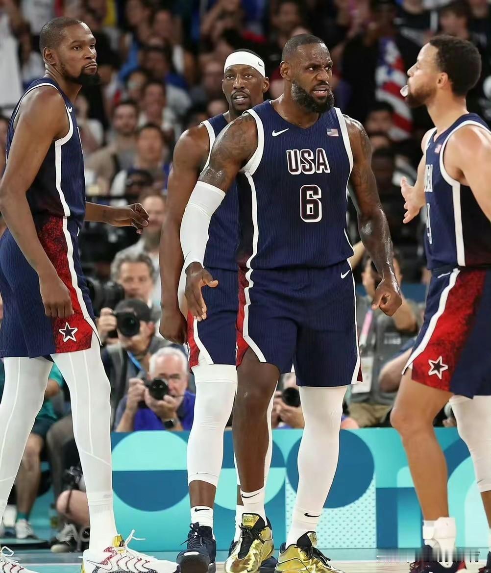 NBA老将：
1、詹姆斯，41岁，数据断崖式下降，上赛季场均24.4分7.8篮板