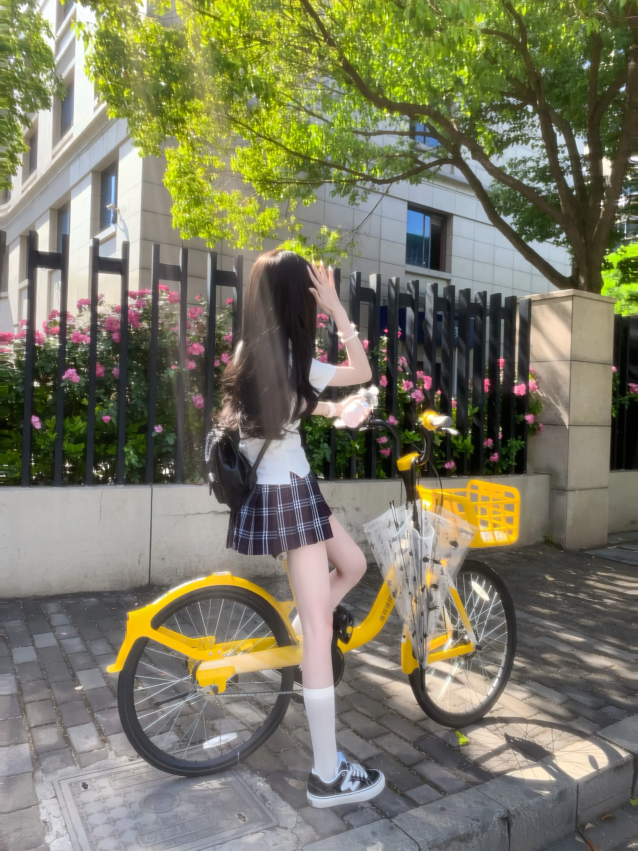 原来落花有意随流水 而流水无心恋落花
